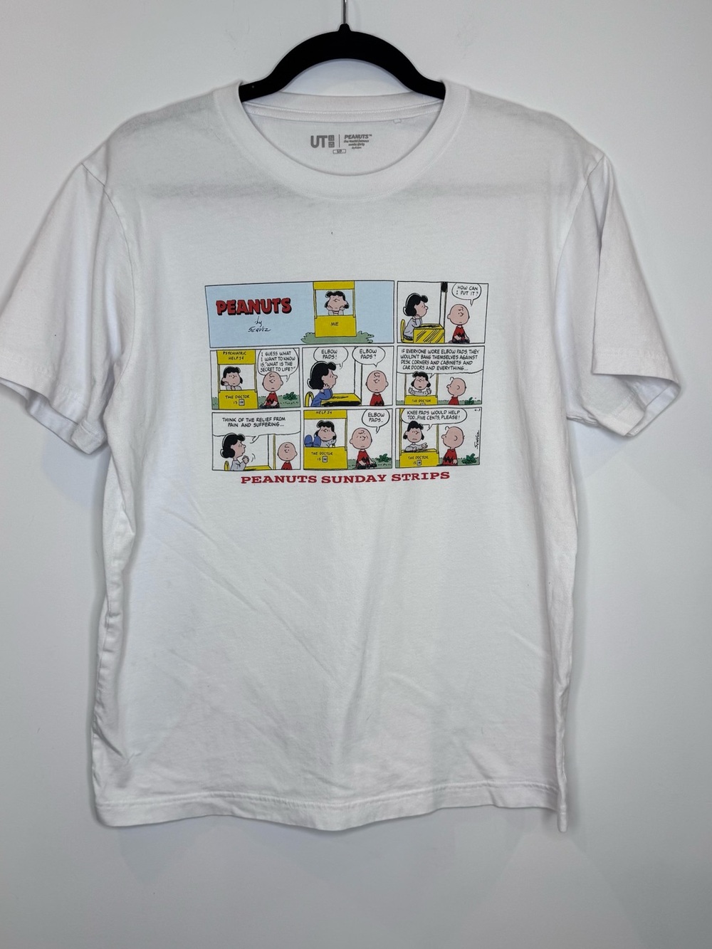 Uniqlo X Peanuts Sunday Strips Graphic T-Shirt unisex cotton sz small